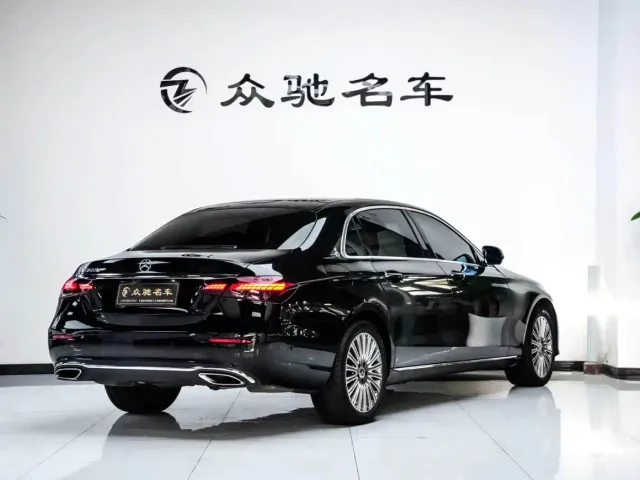 Mercedes-Benz E-Class — Фото автомобиля 10