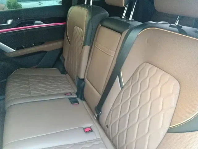 BYD Tang — Фото автомобиля 18