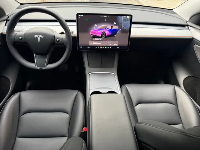 Tesla Model Y — Фото автомобиля 10