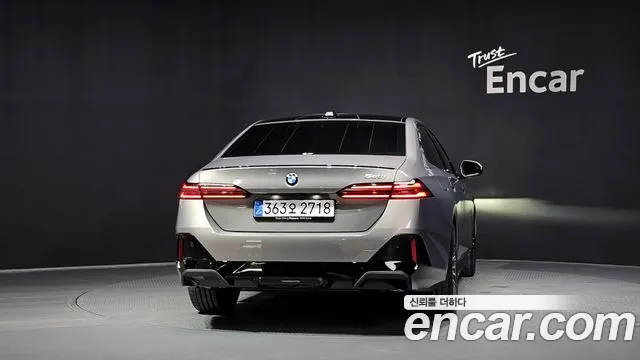 BMW 5-Series — Фото автомобиля 4