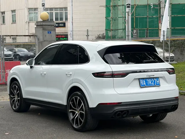 Porsche Cayenne — Фото автомобиля 15