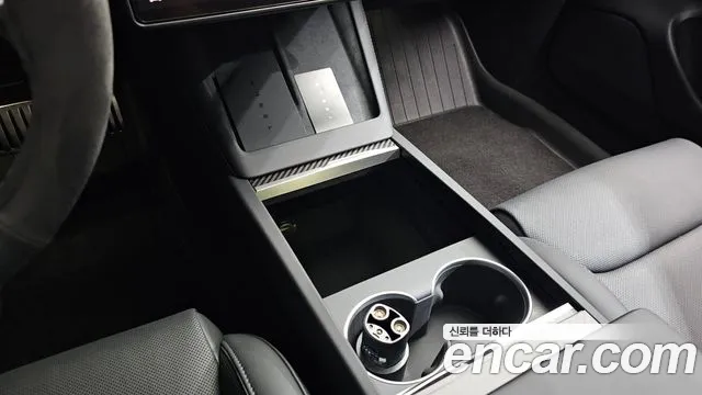 Tesla Model 3 — Фото автомобиля 30