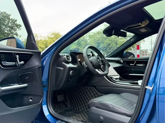 Mercedes-Benz C-Class — Фото автомобиля 4