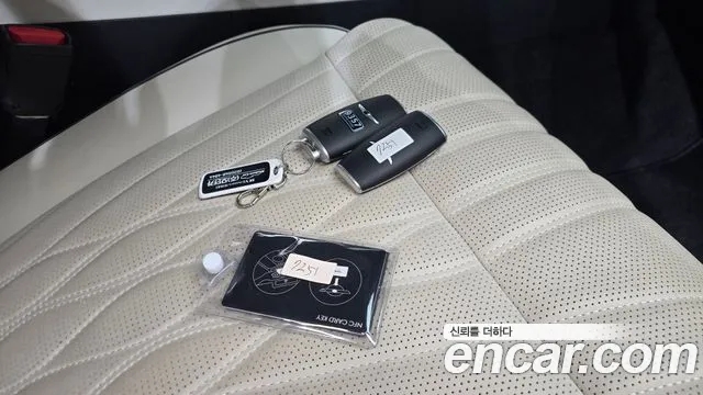 Genesis GV70 — Фото автомобиля 21
