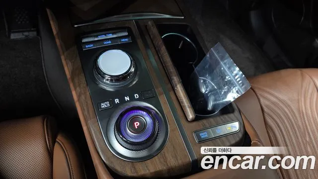 Genesis G80 Бензин 2.5 турбо AWD — Фото автомобиля 9
