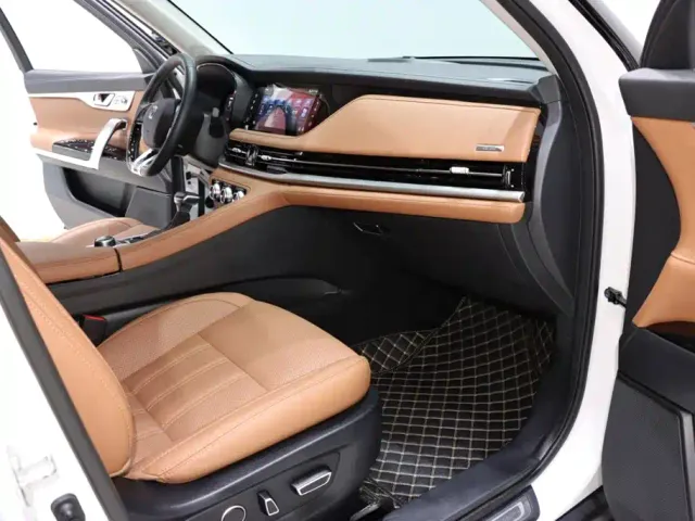 Changan CS95 — Фото автомобиля 8
