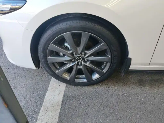 Mazda Axela — Фото автомобиля 22