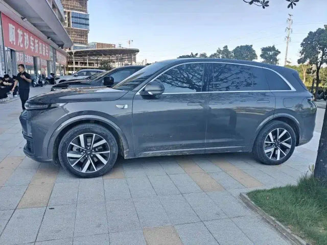 Li Auto L7 — Фото автомобиля 3