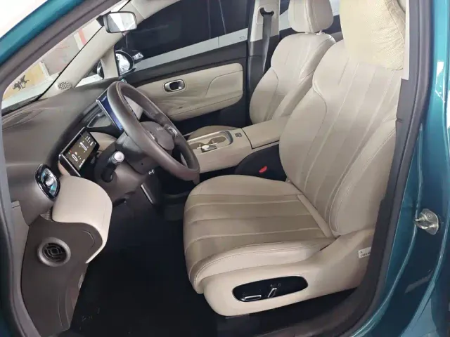 GAC Aion UT — Фото автомобиля 10