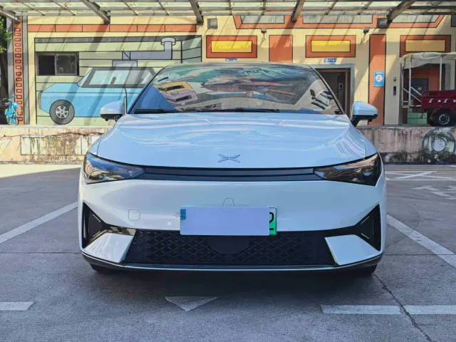 Xpeng P5 — Фото автомобиля 2