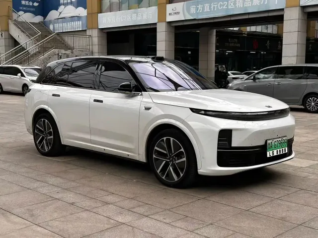 Li Auto L7 — Фото автомобиля 3