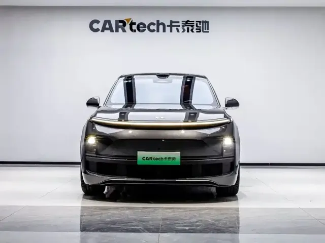 Li Auto L8 — Фото автомобиля 3
