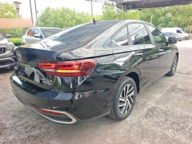 Volkswagen Lavida — Фото автомобиля 6