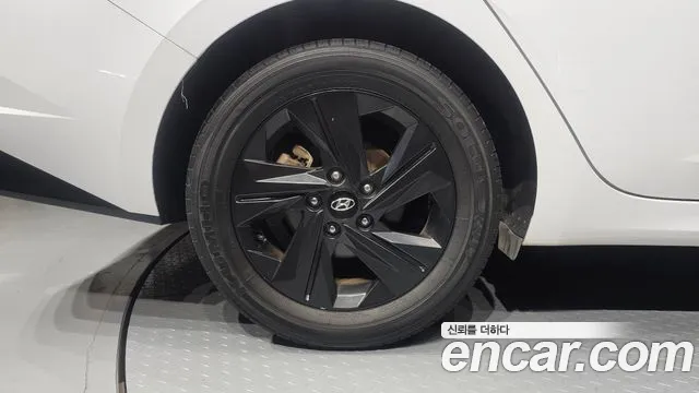 Hyundai AVANTE Avante (CN7) — Фото автомобиля 4