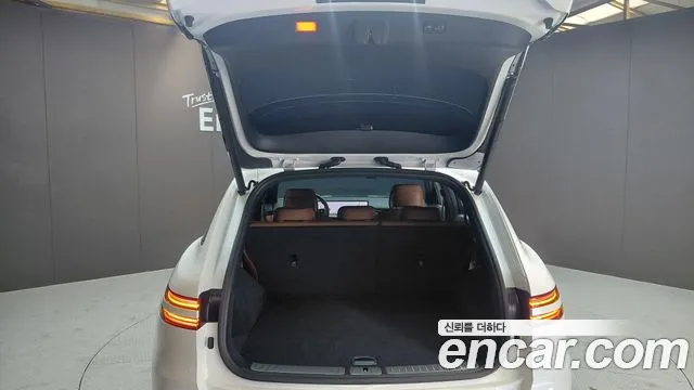 Genesis GV70 2.5T Бензин AWD — Фото автомобиля 18
