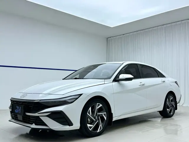 Фотография автомобиля — Hyundai Elantra