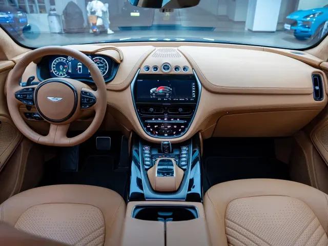 Aston Martin DBX — Фото автомобиля 9