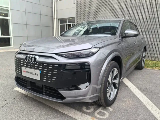 Фотография автомобиля — Audi Q6L e-tron