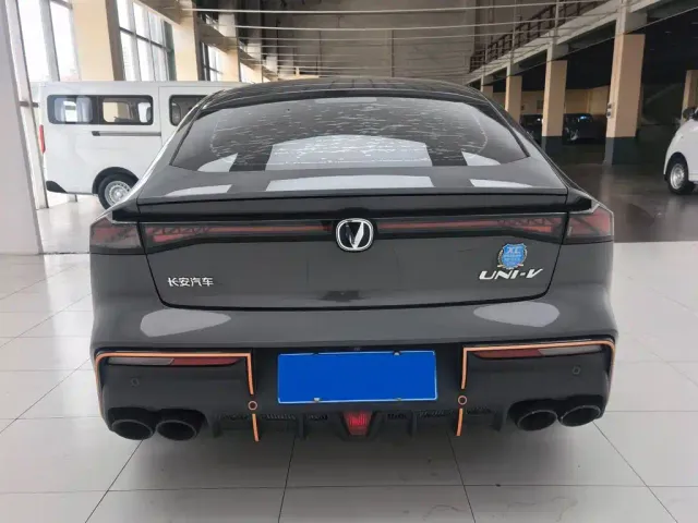 Changan UNI-V — Фото автомобиля 7