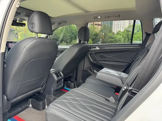 Volkswagen Tiguan L — Фото автомобиля 5