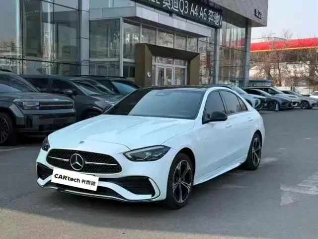 Фотография автомобиля — Mercedes-Benz C-Class