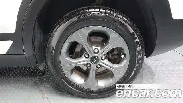 Kia Seltos — Фото автомобиля 6