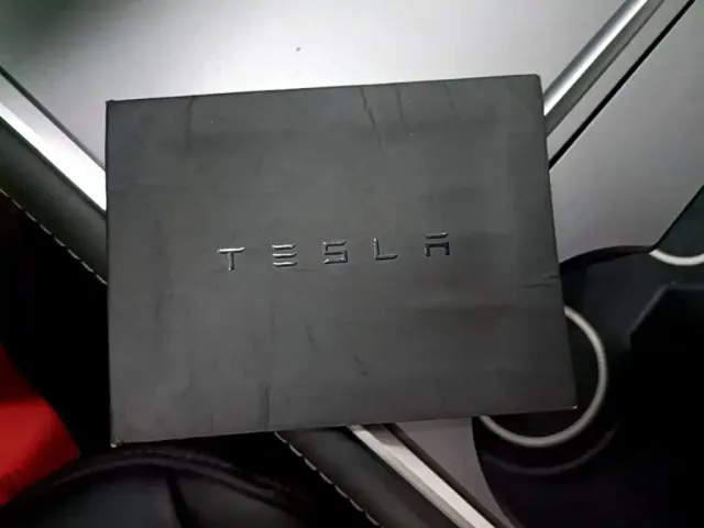 Tesla Model Y — Фото автомобиля 8