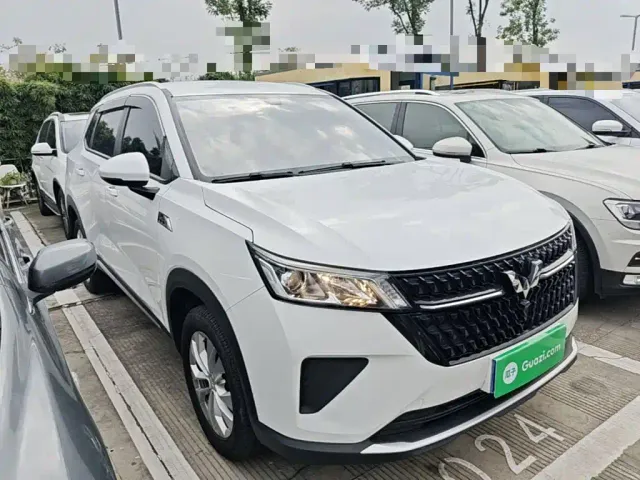 Wuling Asta — Фото автомобиля 3