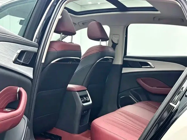 Hongqi H5 — Фото автомобиля 6