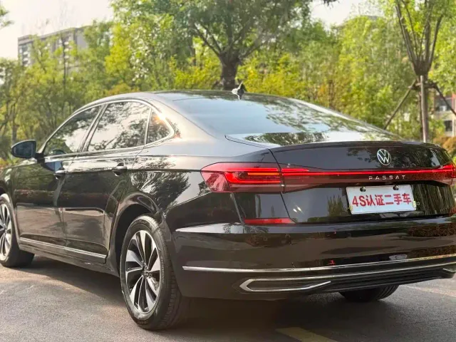 Volkswagen Passat — Фото автомобиля 13