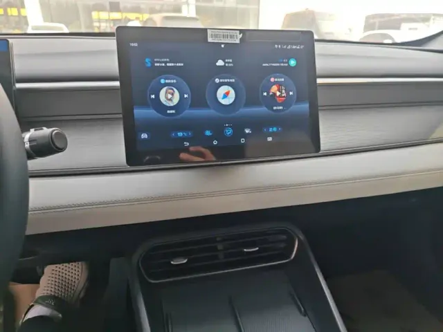 BYD Seal 05 DM-i — Фото автомобиля 12