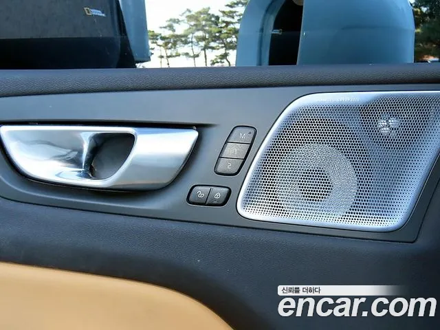 Volvo XC60 2nd Gen — Фото автомобиля 12