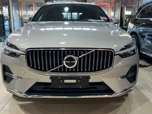 Volvo XC60 — Фото автомобиля 2