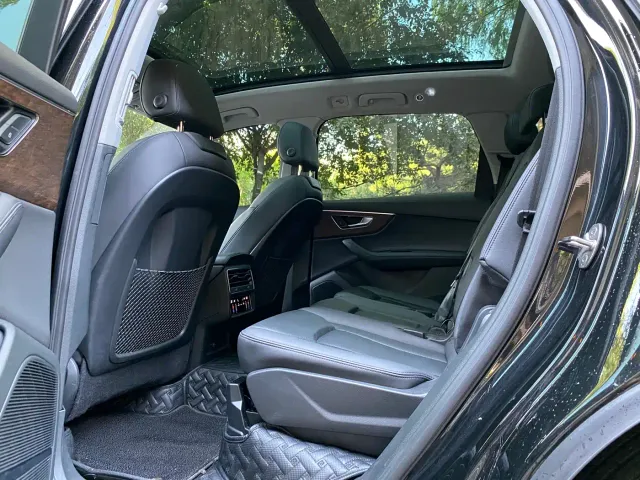 Audi Q7 — Фото автомобиля 11