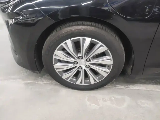 Hongqi E-QM5 — Фото автомобиля 22