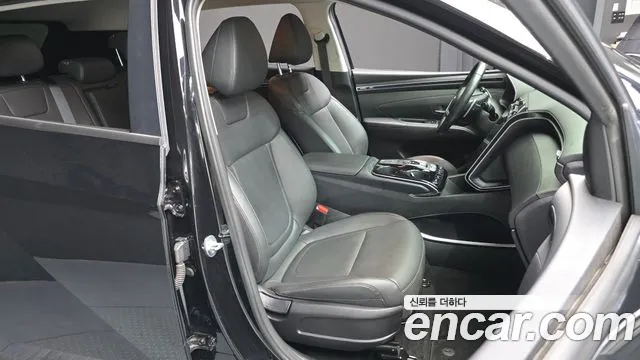 Hyundai Tucson Tucson (NX4) Дизель 2.0 4WD — Фото автомобиля 12