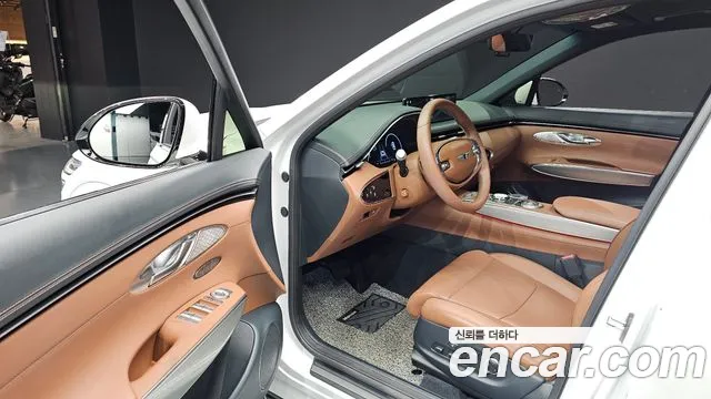 Genesis GV70 — Фото автомобиля 15