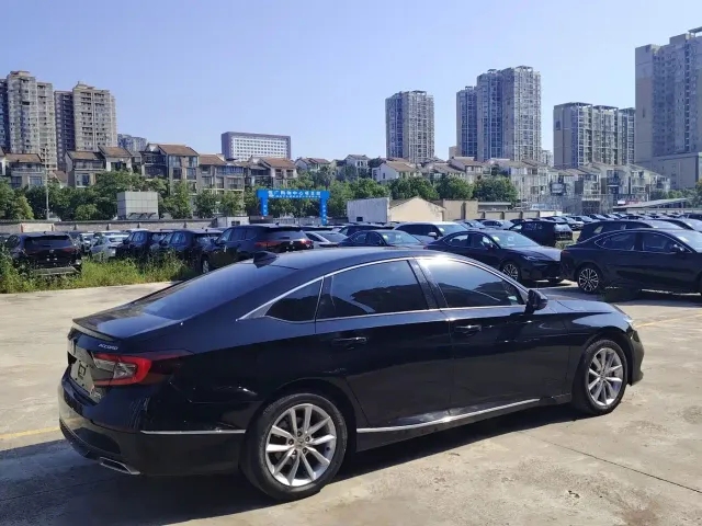 Honda Accord — Фото автомобиля 4