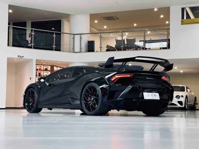 Lamborghini Huracan — Фото автомобиля 3