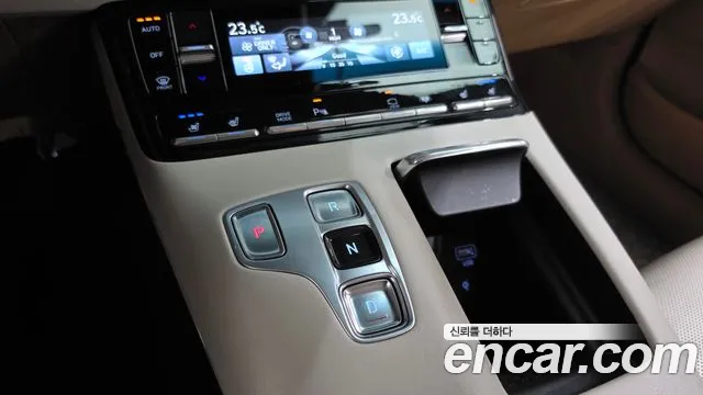 Hyundai Grandeur (New) Hybrid — Фото автомобиля 9
