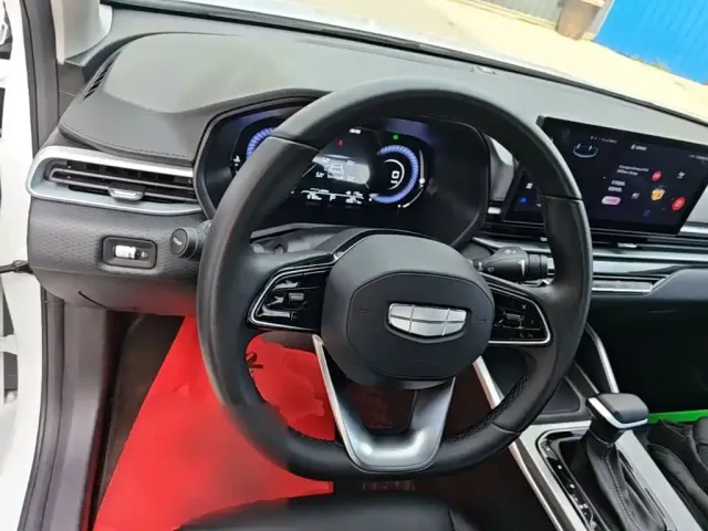 Geely Emgrand — Фото автомобиля 10