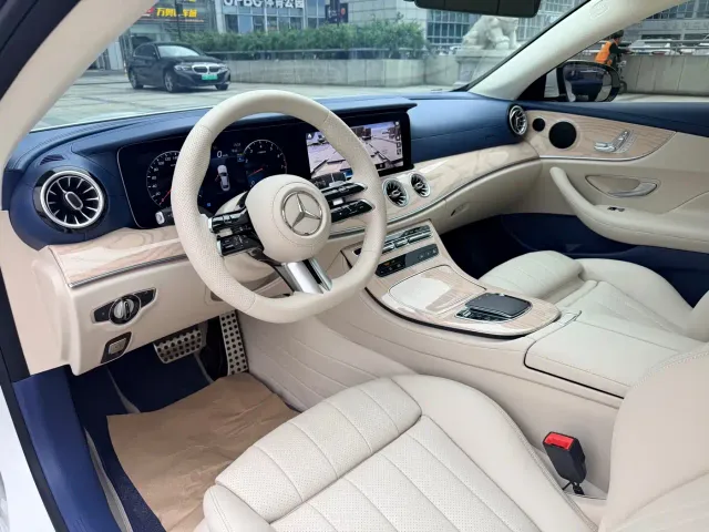 Mercedes-Benz E-Class — Фото автомобиля 11