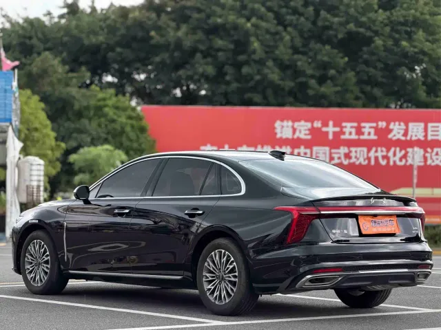 Hongqi H5 — Фото автомобиля 6