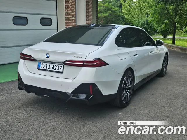 BMW 5-Series — Фото автомобиля 6