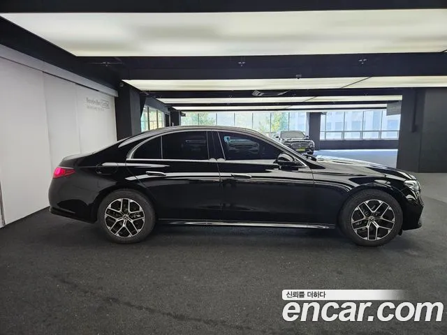 Mercedes-Benz E-Class — Фото автомобиля 18