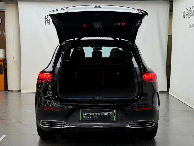 Mercedes-Benz EQE SUV — Фото автомобиля 6
