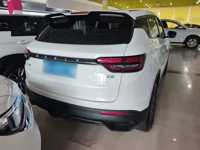 Geely Binyue — Фото автомобиля 3