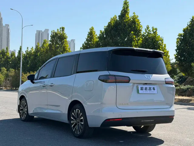 Wuling Starlight 730 — Фото автомобиля 5