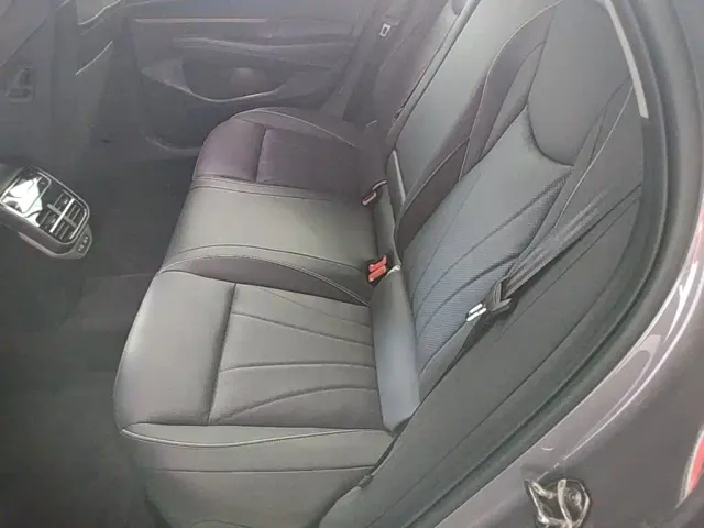 Volkswagen Passat — Фото автомобиля 16