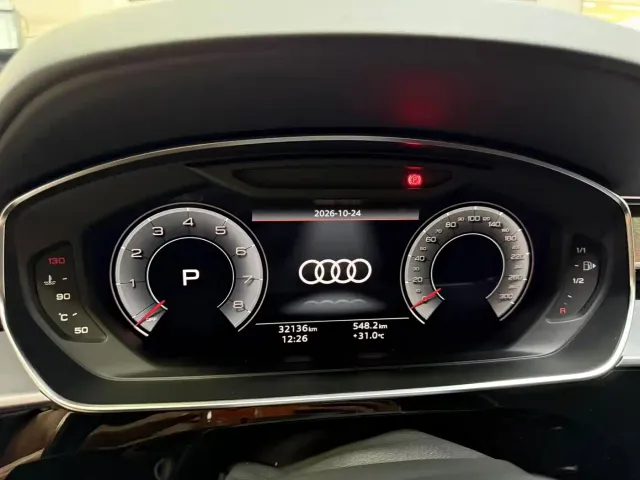 Audi A8 — Фото автомобиля 3
